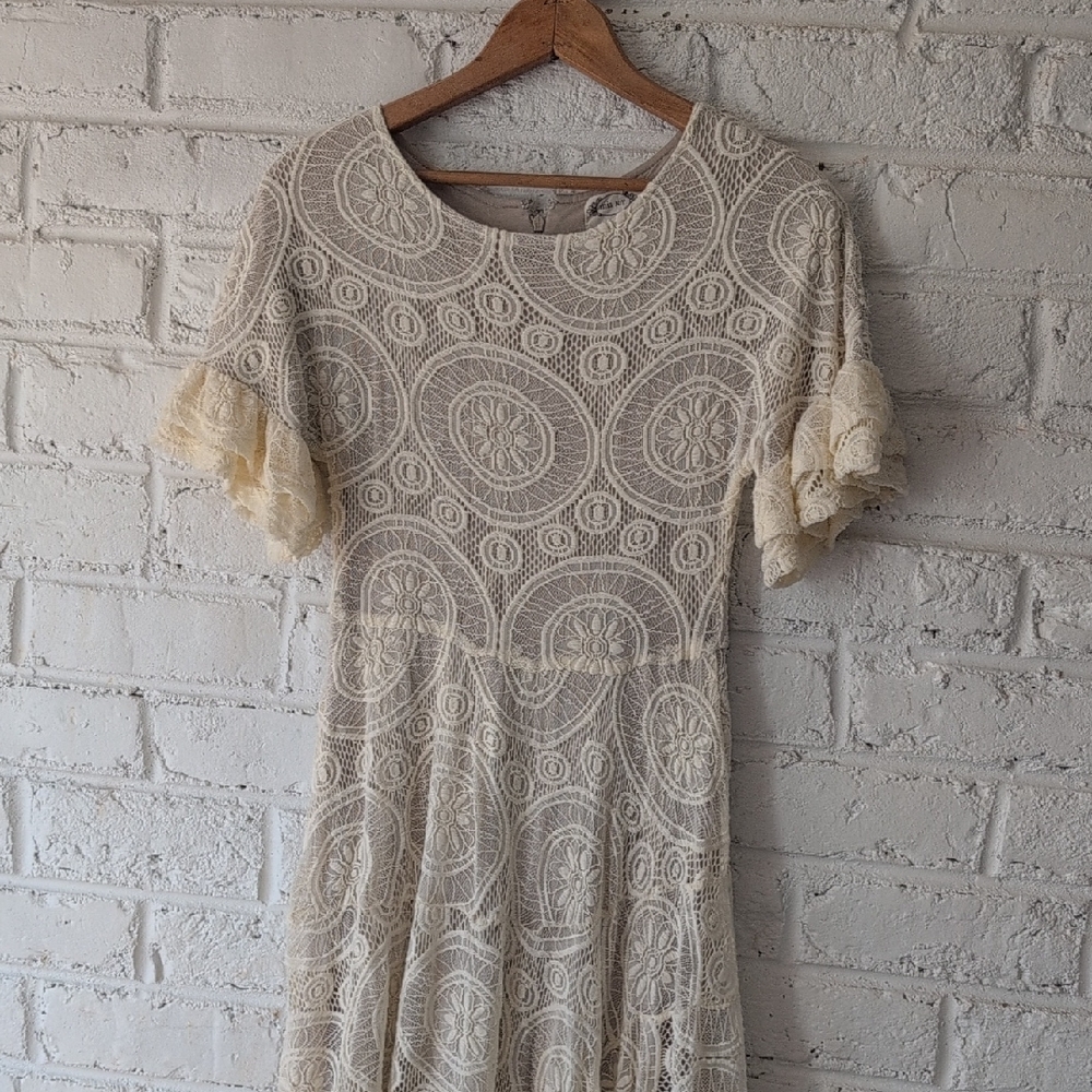 Mia Joy Joyfolie Ivory Circular Lace Midi Dress with Flutter Sleeves